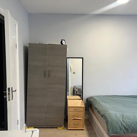 Sterne Street 4 Person Room Лондон Екстер'єр фото
