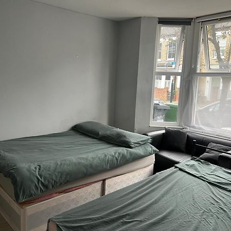 Sterne Street 4 Person Room Лондон Екстер'єр фото